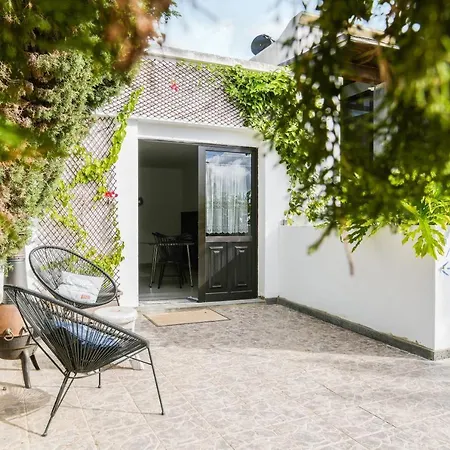 Holiday home Mirlo *